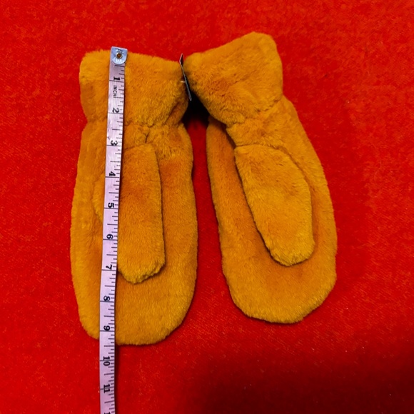 Golden yellow ultra-soft warm fuzzy mittens NWT - Picture 7 of 8